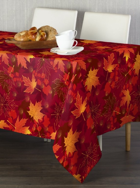 Seasonal Dining Room Table Linen