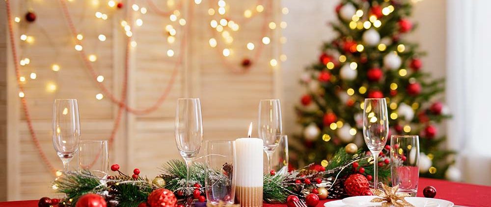 A table decorated for a Christmas party